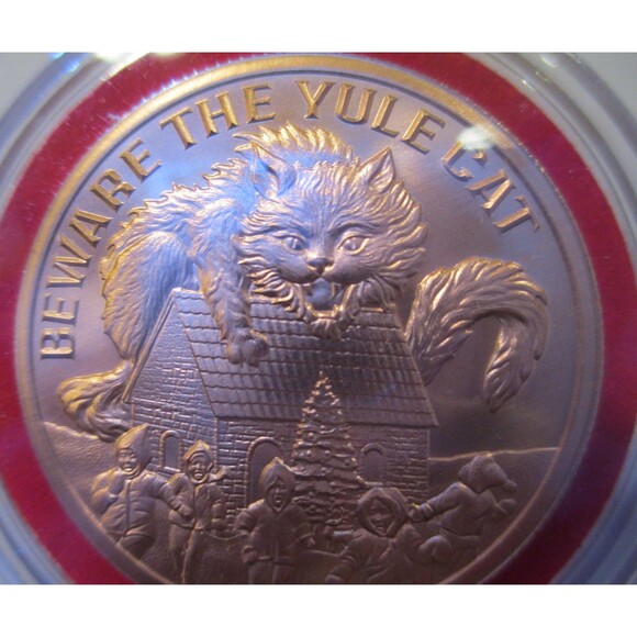 Beware the Yule Cat! 1 oz Copper Coin/Pendant (Air Tight Capsule) Ornament2025 - Picture 2 of 4